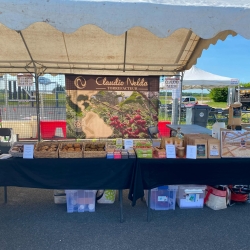 Installation des stands Marché des Producteurs locaux, Créateurs & Artisans