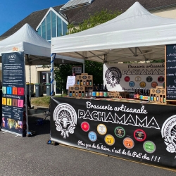 Installation des stands Marché des Producteurs locaux, Créateurs & Artisans
