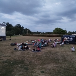 Cinéma en plein air  à Nonville